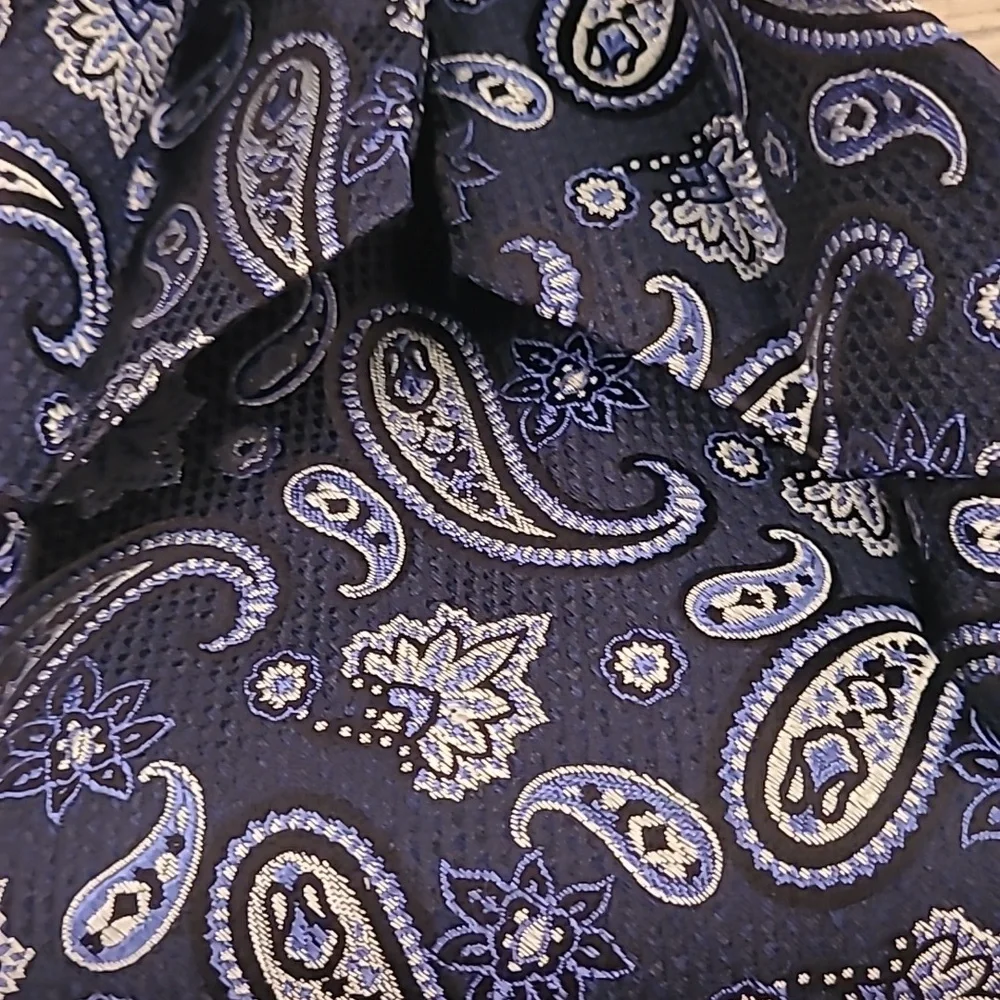 DANIEL CREMIEUX Limited Edition Numbered 7 FOLD Metallic‎ Navy Paisley Silk Tie